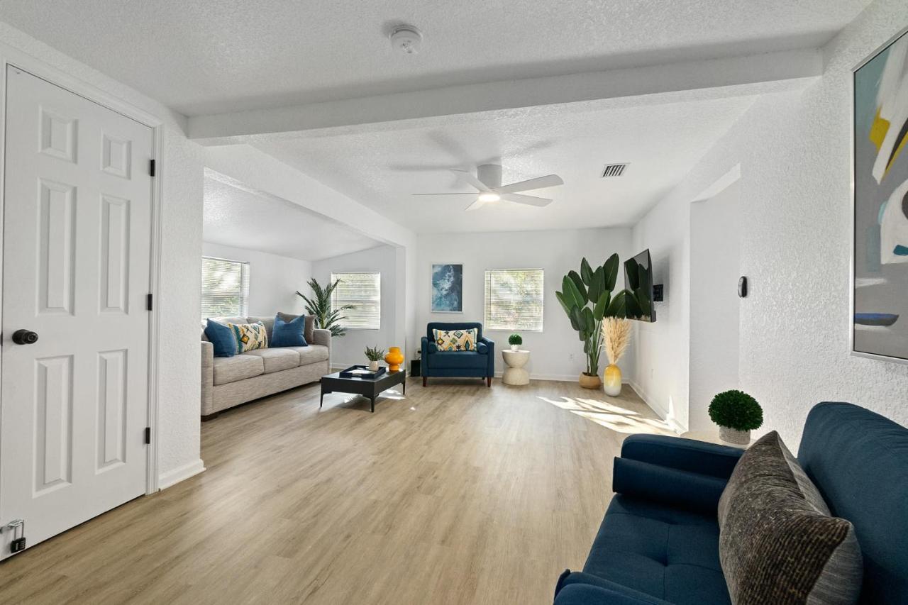 The Garden - Pet Friendly & 5 Mins To Town